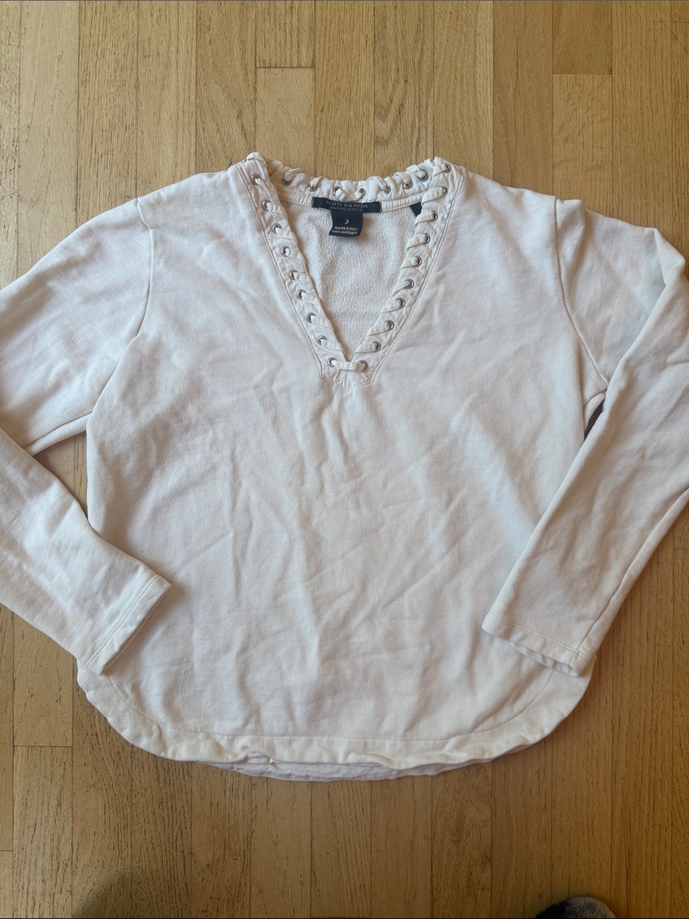 EUC: Scotch & Soda Women's Lace-Up V-Neck Sweatshirt in Cream / Ecru, sz 1 (Sm)